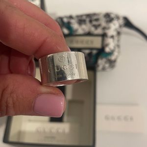Gucci Sterling Silver AG 925 unisex ring.